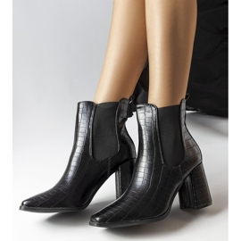 Bottines noires en cuir imitation crocodile de Weigall le noir 1