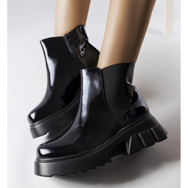 Bottes isolées laquées noires Delit 1