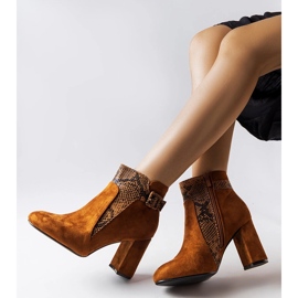 Bottes marron avec empiècement serpent en daim écologique Daamen brun 1