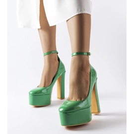 Escarpins à talons hauts en cuir verni vert Colle 1