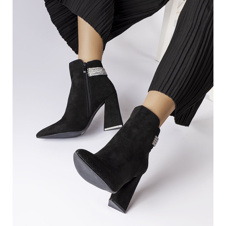 Bottines noires avec zircons de Liviana 1