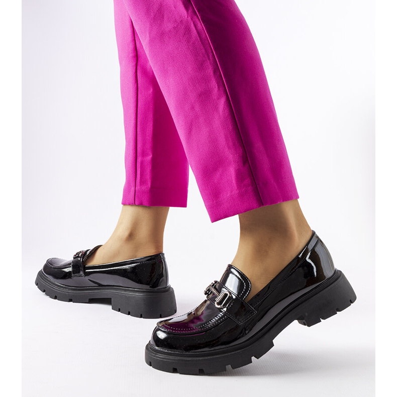 Inna Mocassins vernis noirs avec strass Cantú 1