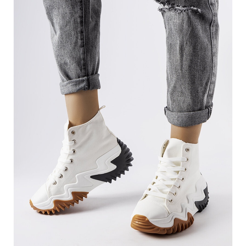 Baskets de sport blanches à semelles épaisses de Toro 1