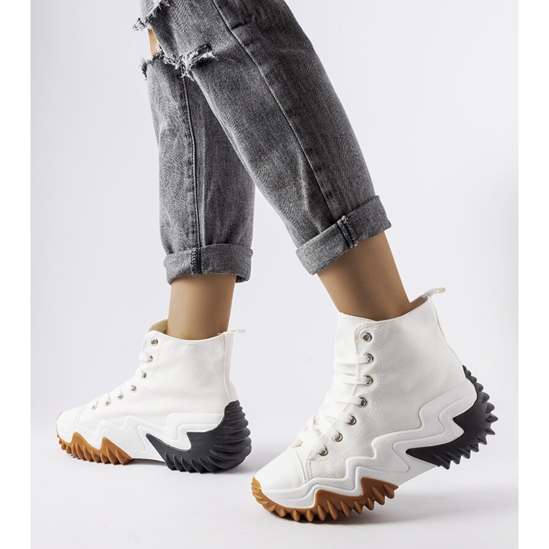 Baskets de sport blanches à semelles épaisses de Toro 2