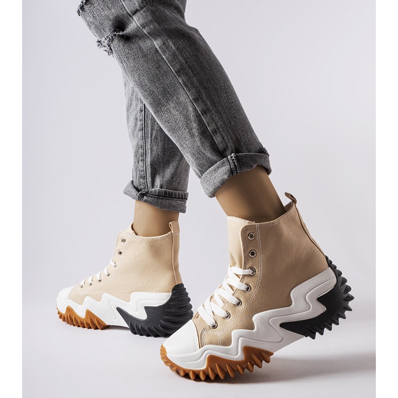 Baskets beiges à semelle épaisse de Toro 1