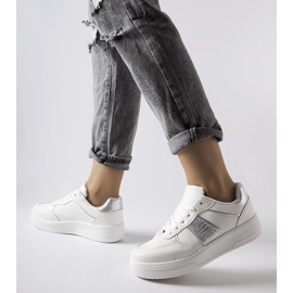 Baskets de sport blanches et argentées de Parme 1