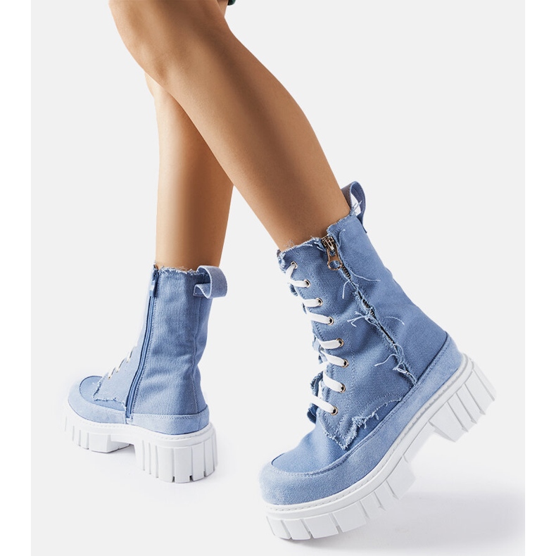 Bottes Crispiero isolées bleues 1