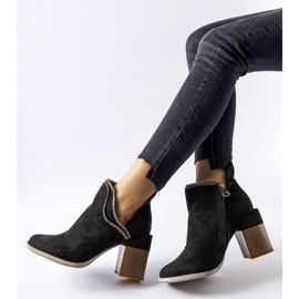 Bottines noires sur talon décoratif Odo 1