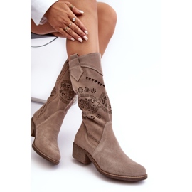 PA2 Bottes en daim à motif Sierra Cappuccino ajouré beige 1