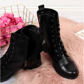 Bottes isolées en cuir noir pour femmes par Dolce Pietro 2
