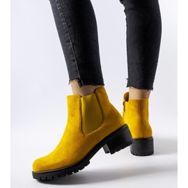 Bottines jaunes à talons bas de L'Anglais 2