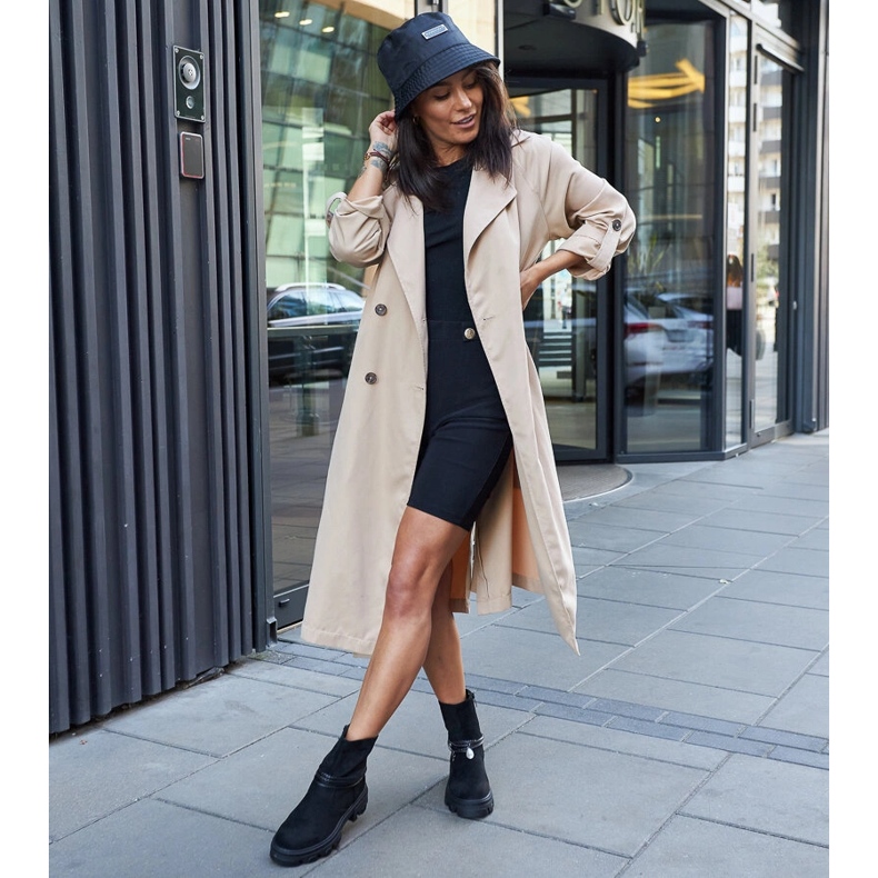 Bottines noires avec bracelet décoratif 1