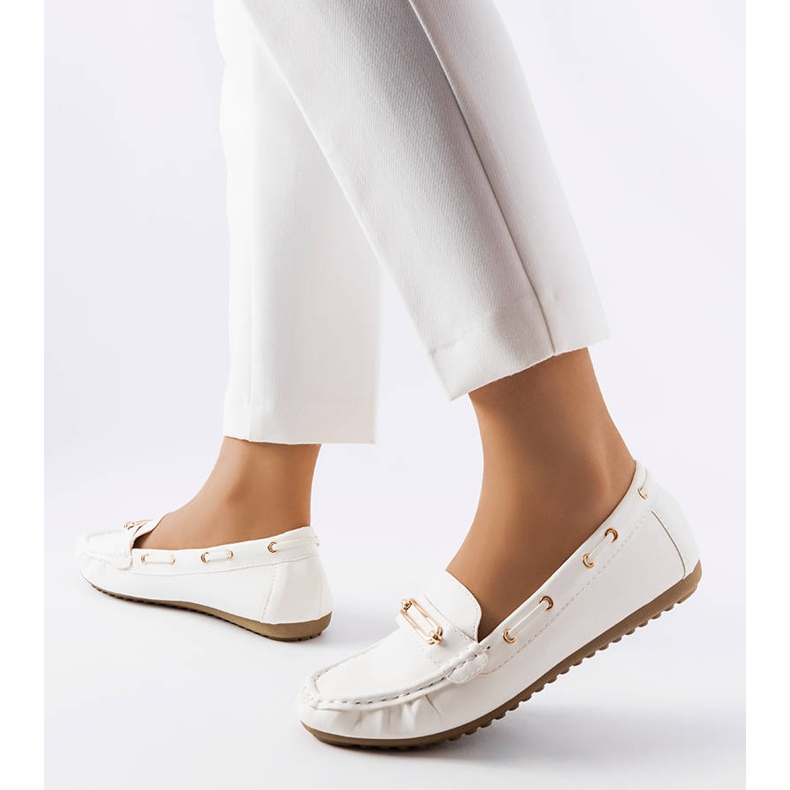 Mocassins blancs ornés de l'appliqué Seattle blanche 1