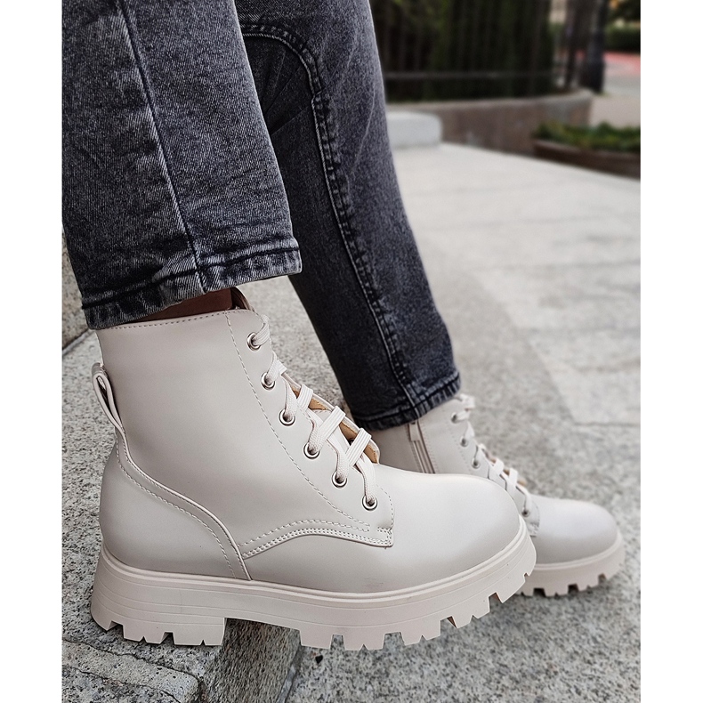 Bottines femme beiges à lacets 1