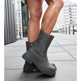 Bottines isolées vertes sur la plateforme Rinaldo 2