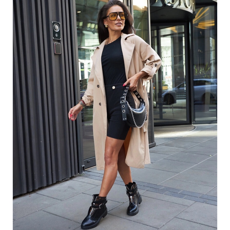 Boots noires avec bride Domus décorative 1