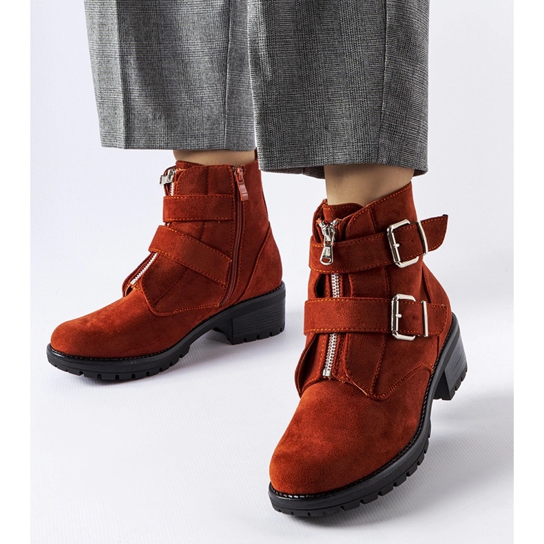 Bottines isolées rouges avec fermeture éclair agréable 1 Bottines isolées rouges avec fermeture éclair agréable 1