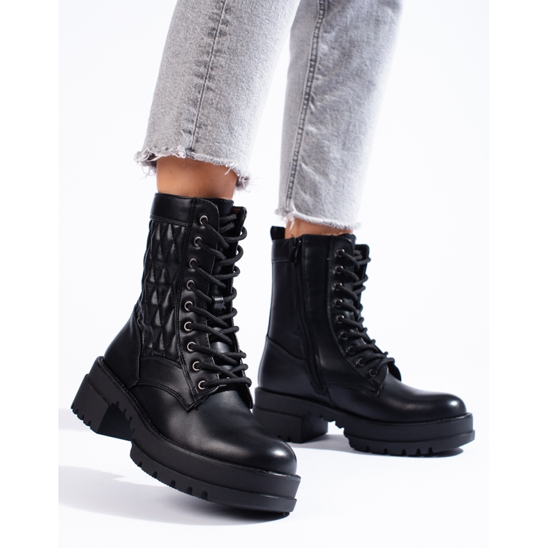 Baggies femme avec tige à volants noir 1