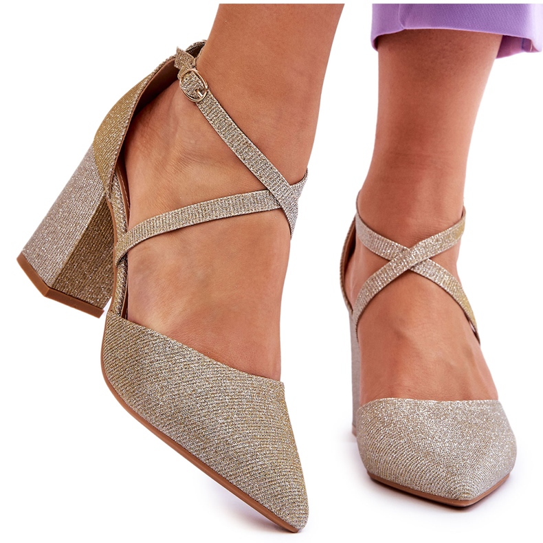 Escarpins à talons hauts dorés brillants à la mode d'or 4