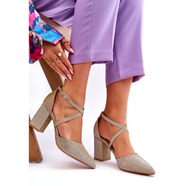 Escarpins à talons hauts dorés brillants à la mode 3