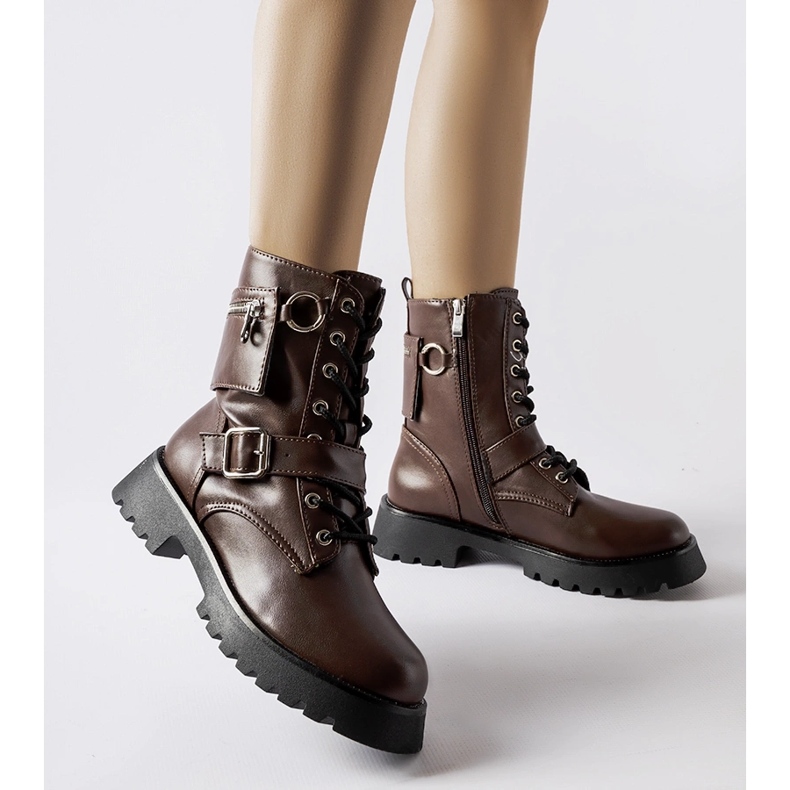 Travailleurs isolés marron avec un sac par Manzoni brun 1