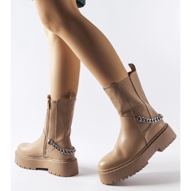 Bottines beiges ornées d'une chaîne Guglielmo 2