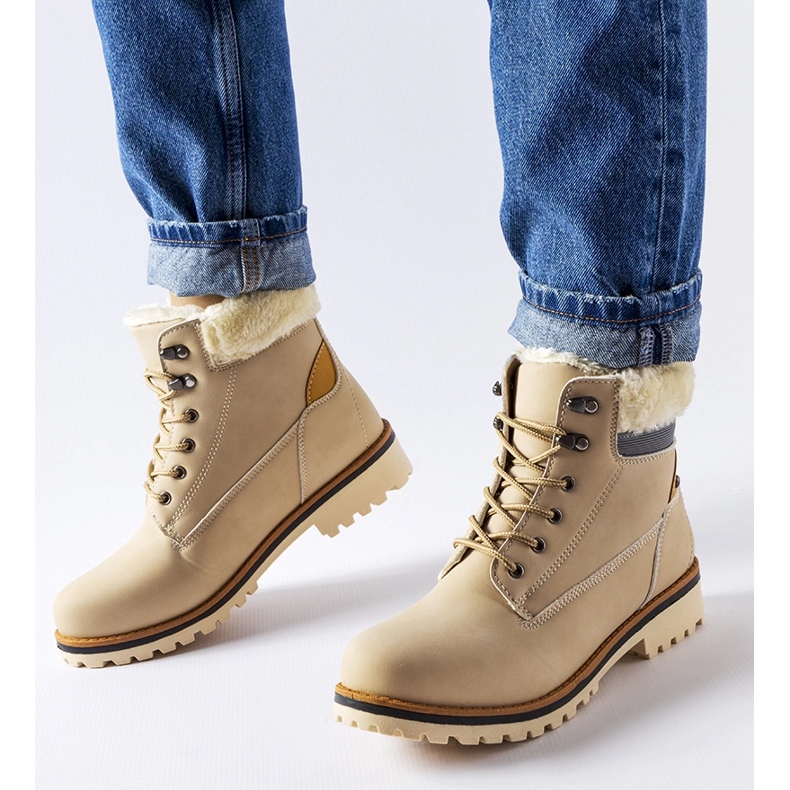 Bottes Montalbino isolées beiges 1