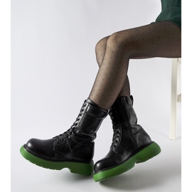 Bottes isolées noires avec semelle Beata verte le noir 2