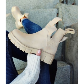Bottes pour femmes beige clair sur la plate-forme 1 Bottes pour femmes beige clair sur la plate-forme 1