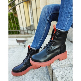 Travailleuses noires avec un ajout coloré le noir 10
