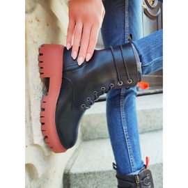 Travailleuses noires avec un ajout coloré 1