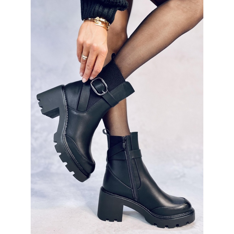 Carter Bottes noires à talons larges 2