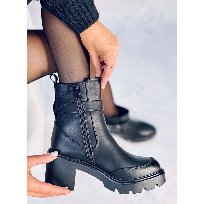 Carter Bottes noires à talons larges le noir 1