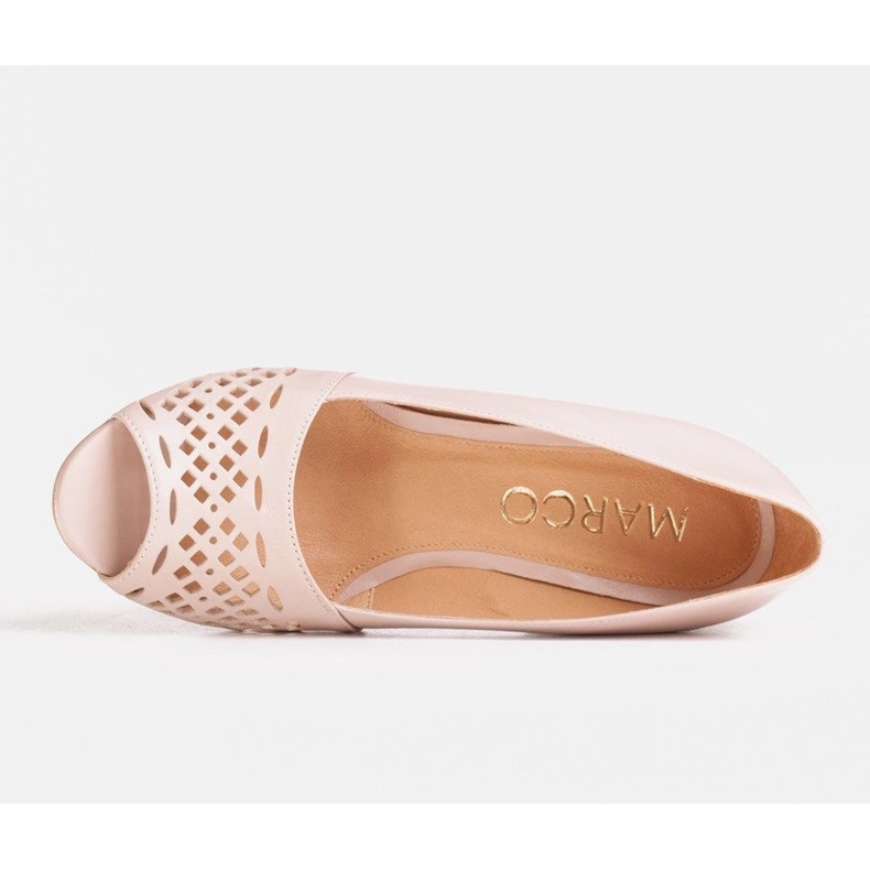 Marco Shoes Escarpins beiges à devant perforé 2