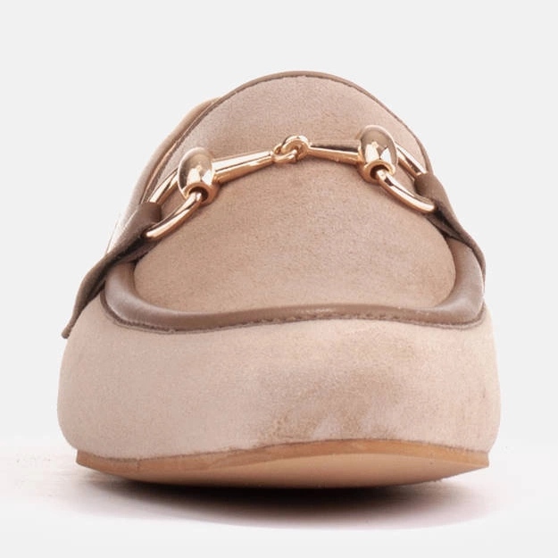 Marco Shoes Mocassins avec ornement doré beige 2