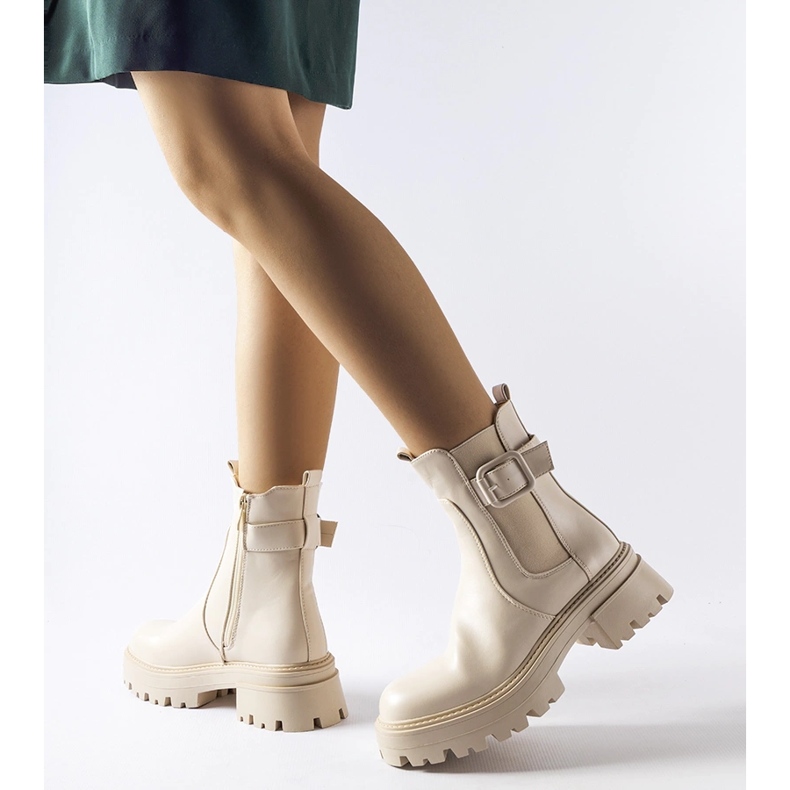 Bottines Parolise isolées beiges 1