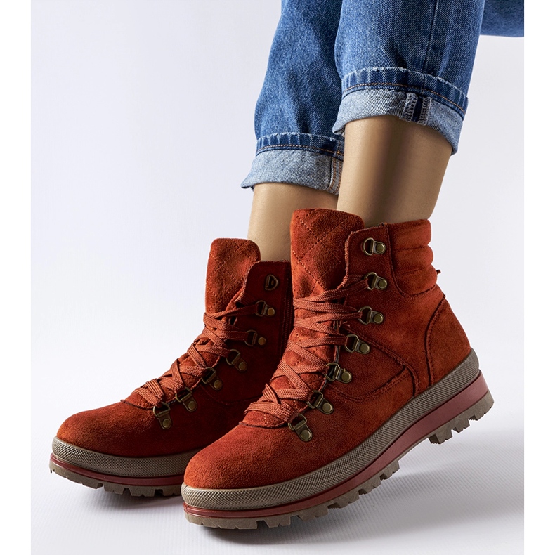 Chaussures de trekking Mazara isolées rouges brun 1