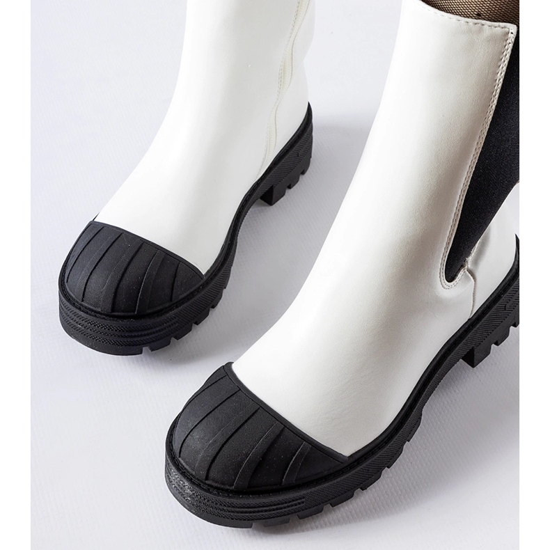 Bottes Porcigatone isolées classiques blanches 1