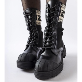 Chaussures chaussettes noires avec inscription Daria blanche le noir 1 Chaussures chaussettes noires avec inscription Daria blanche le noir 1