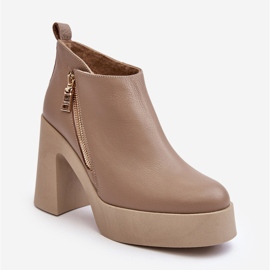 Bottines pour femmes sur un talon haut massif avec une fermeture éclair 1755 Zazoo Beige 1