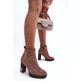 Bottes classiques à talons hauts en daim marron Amy brun 4