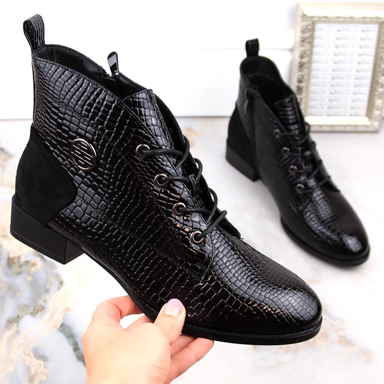 Bottines à entrejambe en cuir verni pour femme, isolées noires, Filippo DBT4824 1