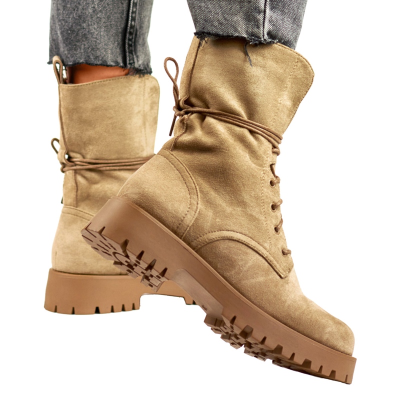 Boots workwear femme beige à lacets en daim 1