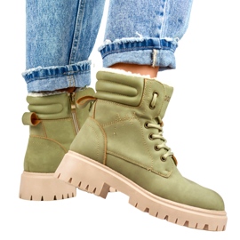 Bottes femme isolées vert clair 4