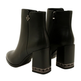 Bottes isolées noires pour femmes avec Filippo DBT4842 / 23 BK 8