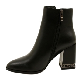Bottes isolées noires pour femmes avec Filippo DBT4842 / 23 BK 6