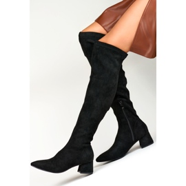 Bottes en daim noir au dessus du genou avec un talon bas 1