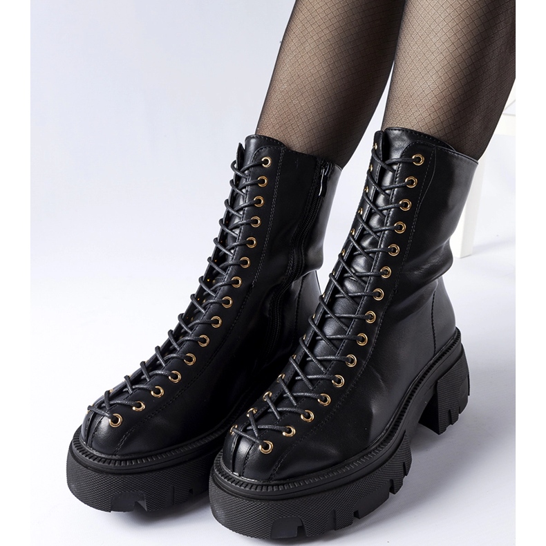 Bottes isolées noires ornées d'un liseré Amla le noir 1