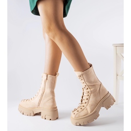 Bottines beiges ornées d'un liseré Amol 1