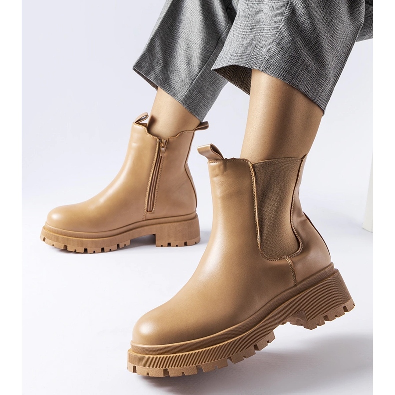 Bottes Olmedo classiques isolées beiges 1